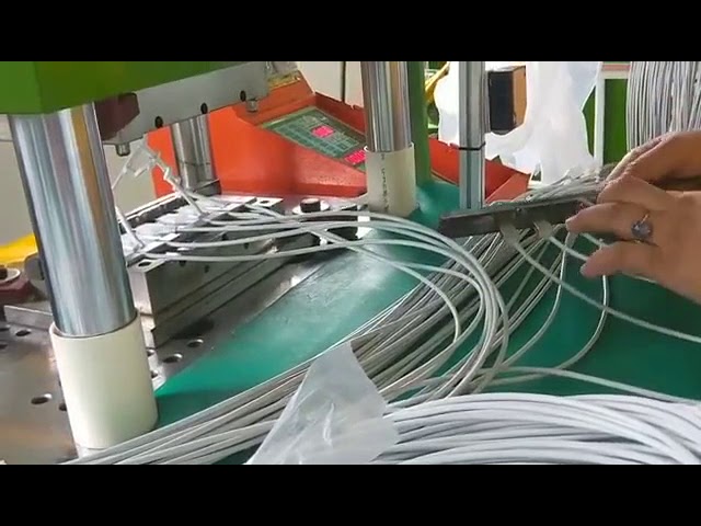 เครื่องฉีดพลาสติกหัวต่อสาย USB ทำงานอย่างไร | Injection Moulding Machine