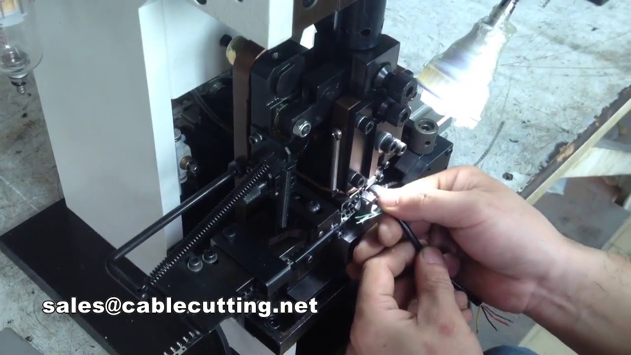 เครื่องปอกสายไฟ PVC แบบแจ็คเก็ตกลม พร้อมเครื่อง Crimp ขั้วต่อ