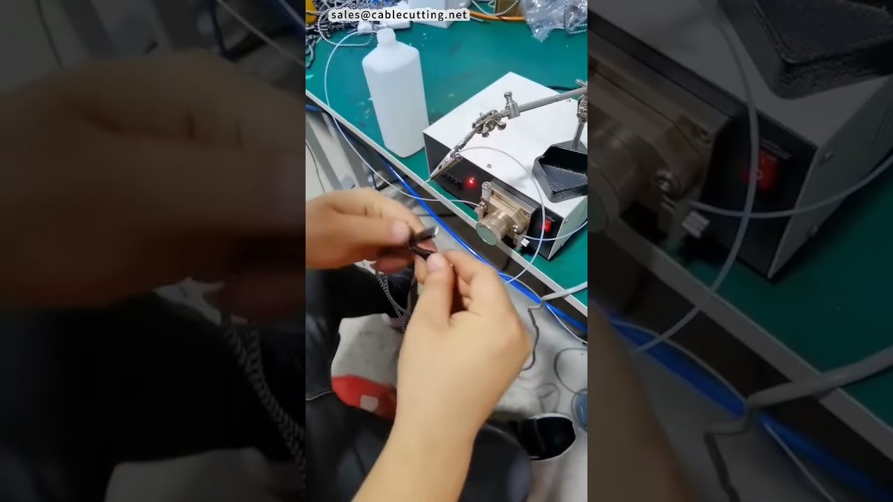 เครื่องจ่ายกาวขนาดเล็กสำหรับผลิตภัณฑ์ USB และอุปกรณ์สายรัด #factory #machine #diy